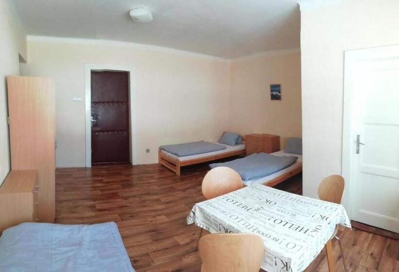 Retkeilymaja Turistická Ubytovňa Shb ,štrbské Pleso   Vysoké Tatry