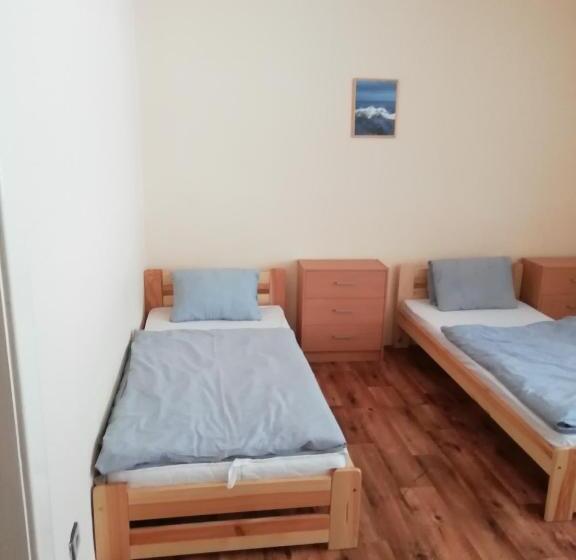 Retkeilymaja Turistická Ubytovňa Shb ,štrbské Pleso   Vysoké Tatry