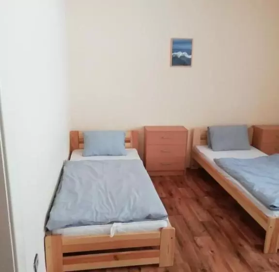 ユースホステル Turistická Ubytovňa Shb ,štrbské Pleso   Vysoké Tatry