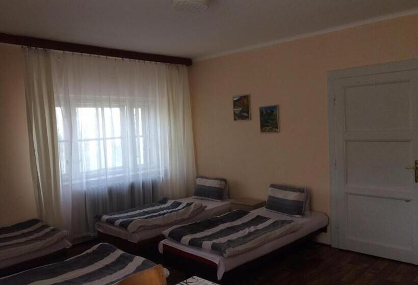 Retkeilymaja Turistická Ubytovňa Shb ,štrbské Pleso   Vysoké Tatry