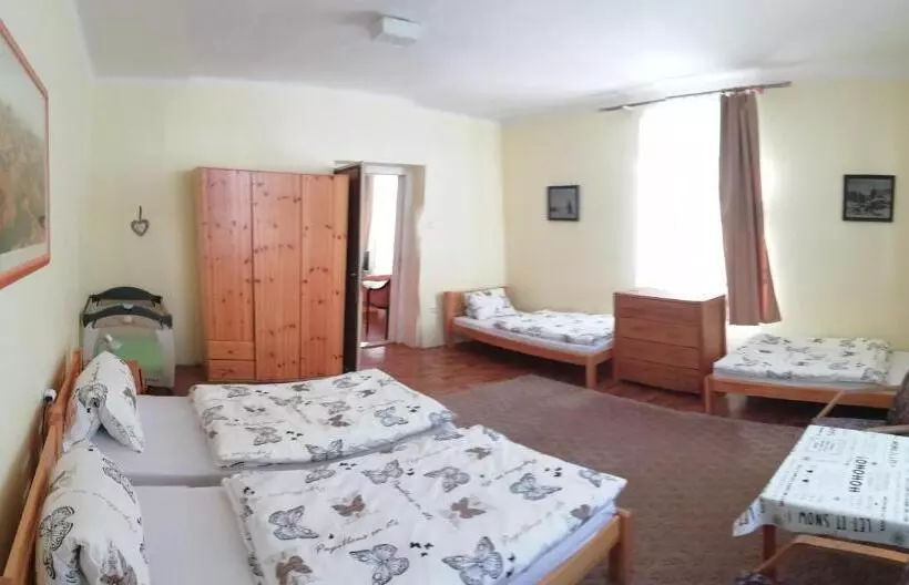 ユースホステル Turistická Ubytovňa Shb ,štrbské Pleso   Vysoké Tatry