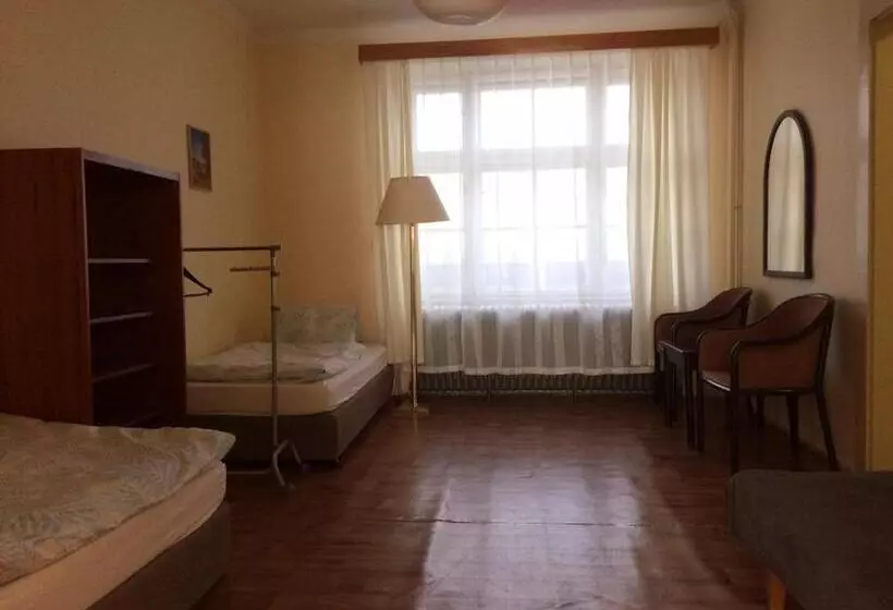 ユースホステル Turistická Ubytovňa Shb ,štrbské Pleso   Vysoké Tatry
