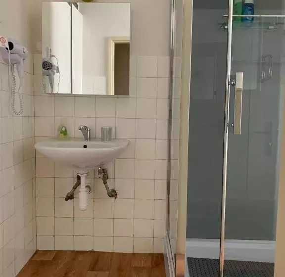 ユースホステル Turistická Ubytovňa Shb ,štrbské Pleso   Vysoké Tatry