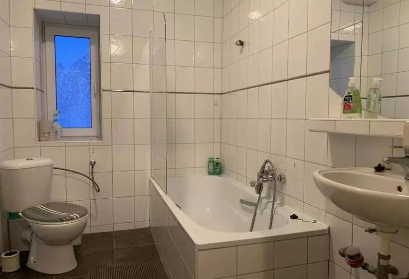 ユースホステル Turistická Ubytovňa Shb ,štrbské Pleso   Vysoké Tatry