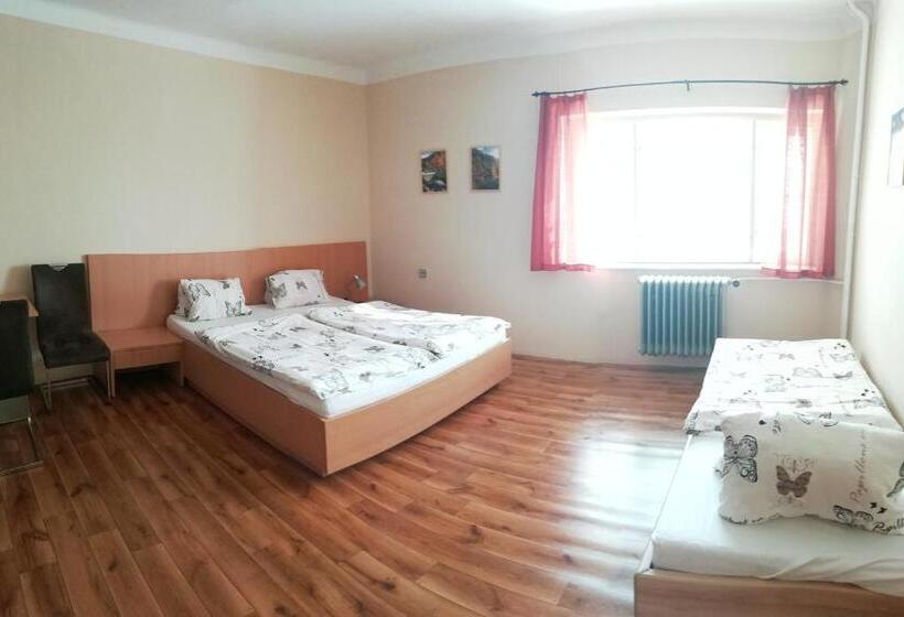 Retkeilymaja Turistická Ubytovňa Shb ,štrbské Pleso   Vysoké Tatry