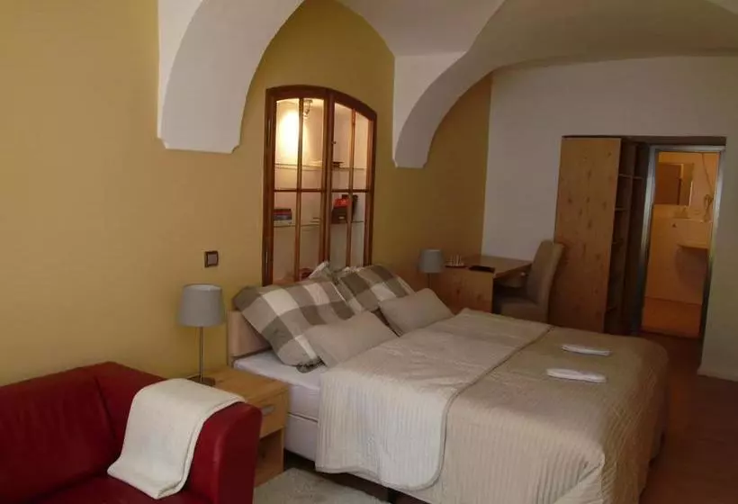 Aamiaismajoitus (B&B) Apartments And Suites Kremnica