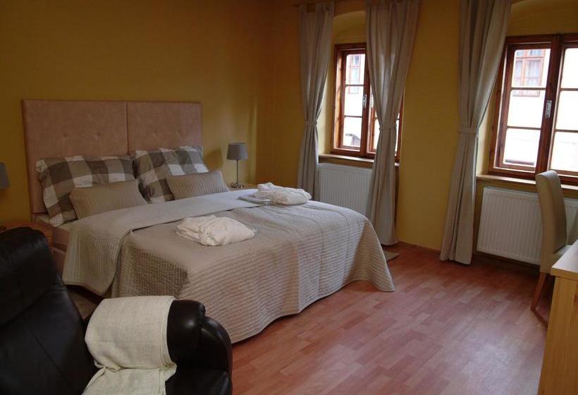 住宿加早餐  Apartments And Suites Kremnica