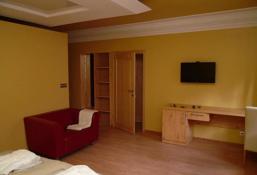 住宿加早餐  Apartments And Suites Kremnica