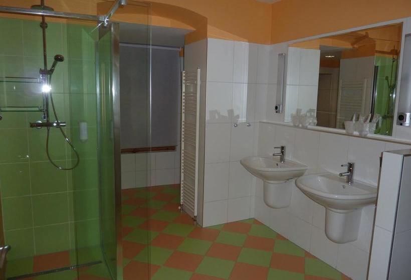 住宿加早餐  Apartments And Suites Kremnica