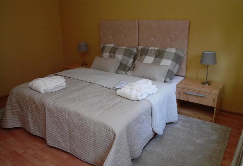 住宿加早餐  Apartments And Suites Kremnica