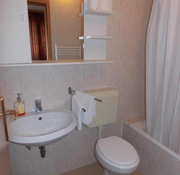 Bed and Breakfast Apartments & Rooms Karmen