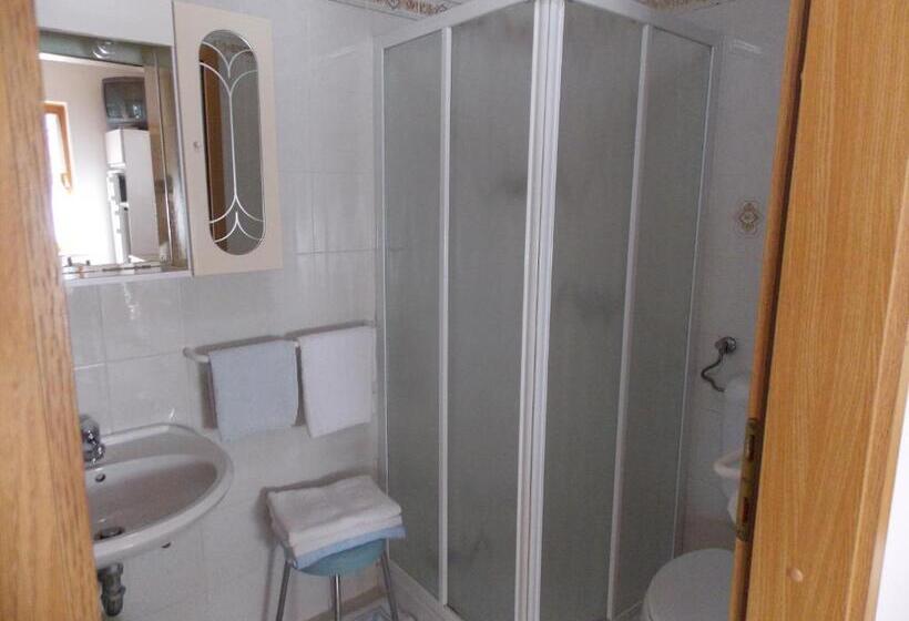 Bed and Breakfast Apartments & Rooms Karmen