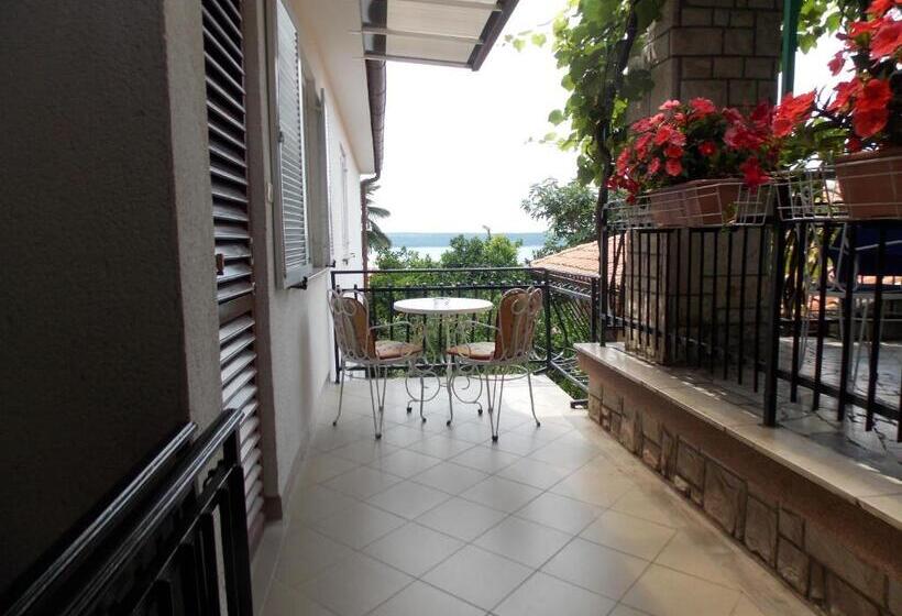 Bed and Breakfast Apartments & Rooms Karmen