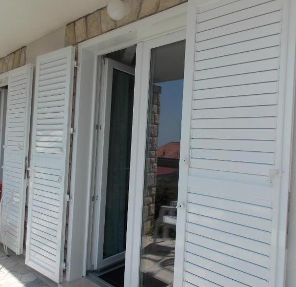 Bed and Breakfast Apartments & Rooms Karmen