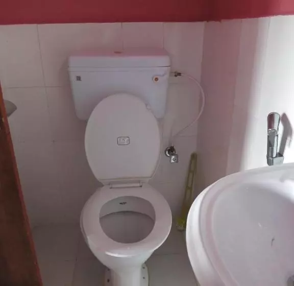 تختخواب و صبحانه Dinesh House