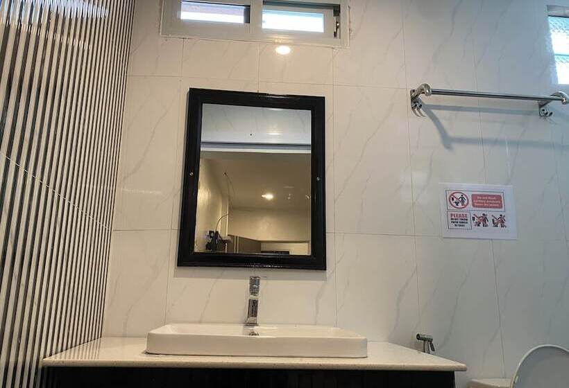 تختخواب و صبحانه Downtown Hostel