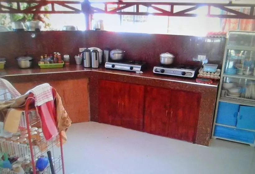 تختخواب و صبحانه Nitelife Transient House