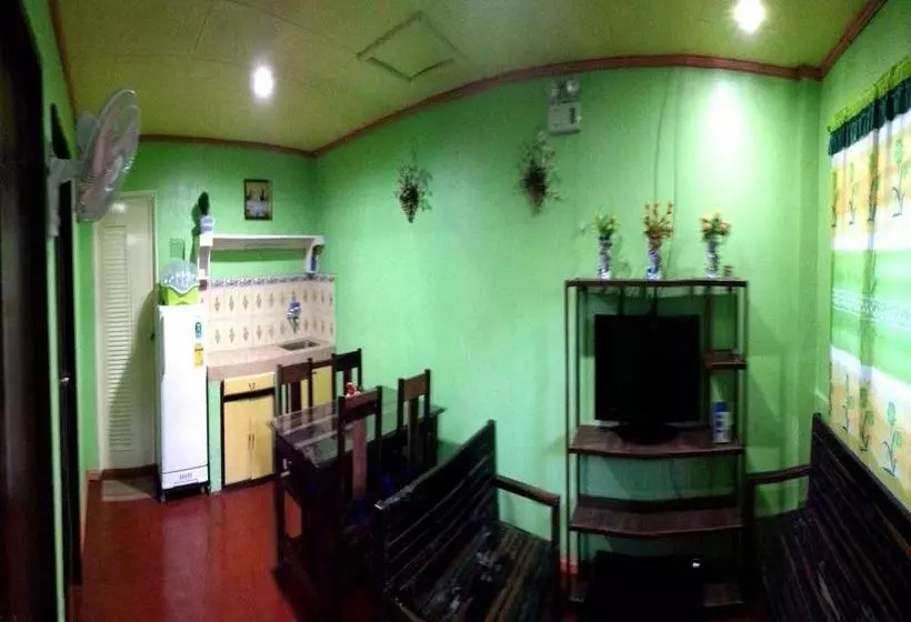 Dhayne Bed And Breakfast  Hostel