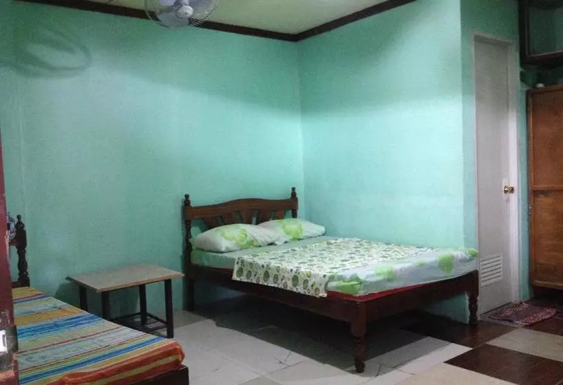 Dhayne Bed And Breakfast  Hostel