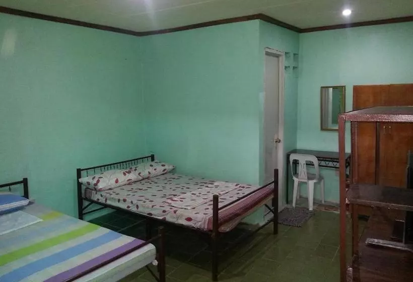 Dhayne Bed And Breakfast  Hostel