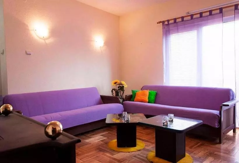 Goldy Hostel