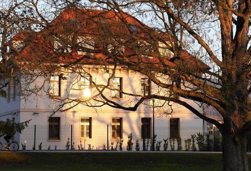 Hradná Stráž Hotel&apartments S Privátnym Wellness