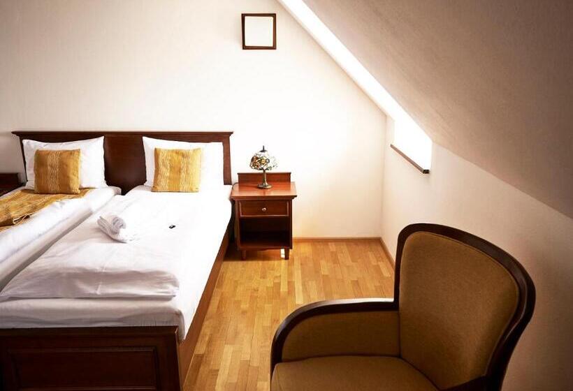 Hradná Stráž Hotel&apartments S Privátnym Wellness