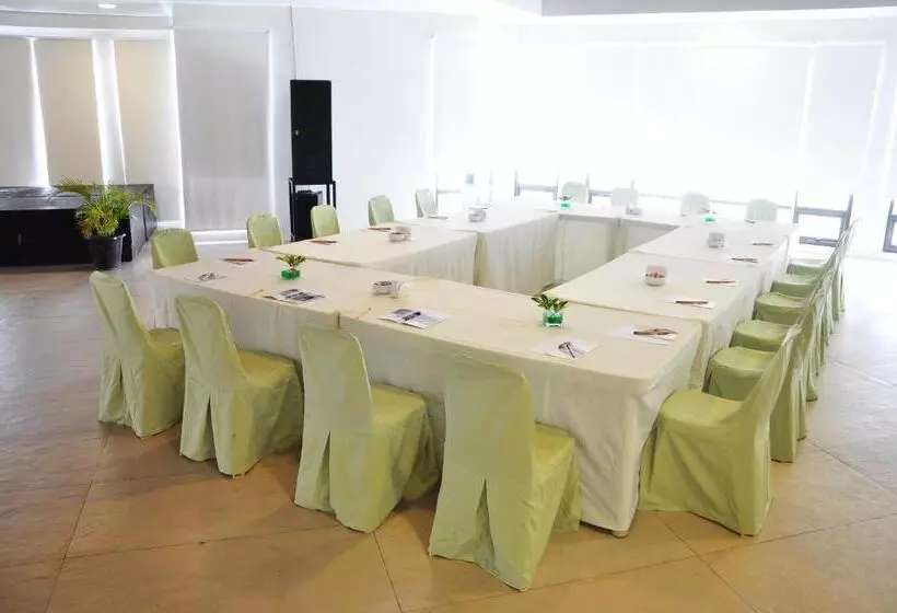 Kamana Sanctuary Resort & Spa