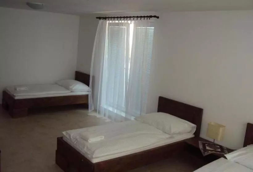 Motel Senec