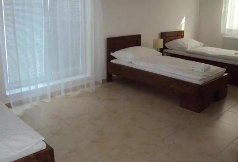 Motel Senec
