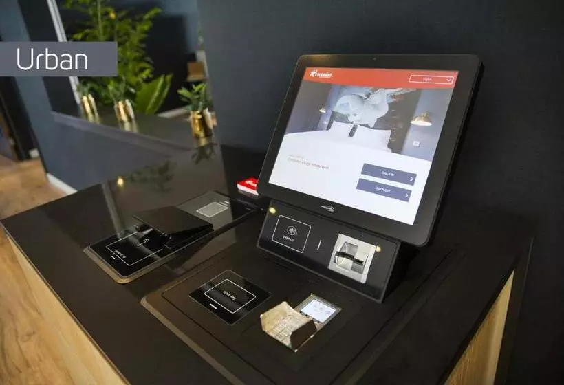 ホテル Corendon Urban Amsterdam Schiphol Airport