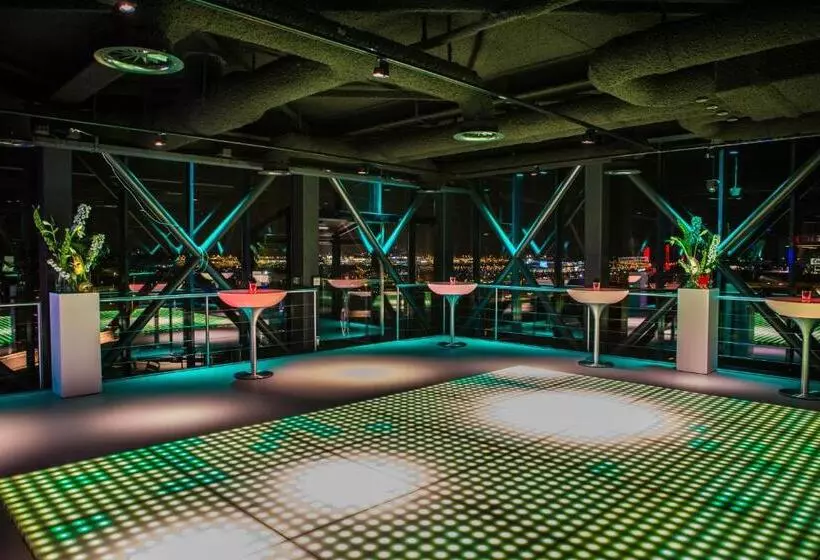 ホテル Corendon Urban Amsterdam Schiphol Airport