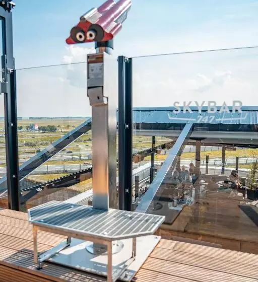 ホテル Corendon Urban Amsterdam Schiphol Airport