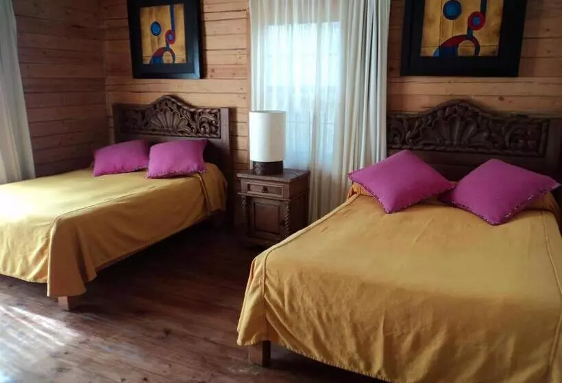 Hotelli Bosques De Monterreal