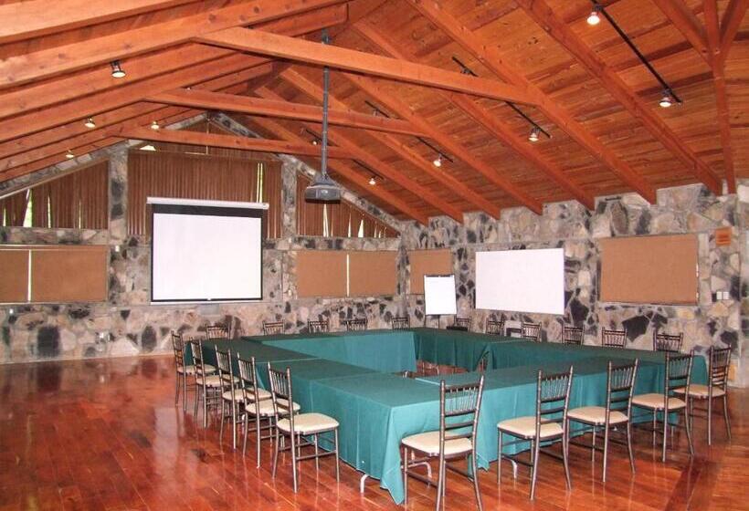 Отель Bosques De Monterreal