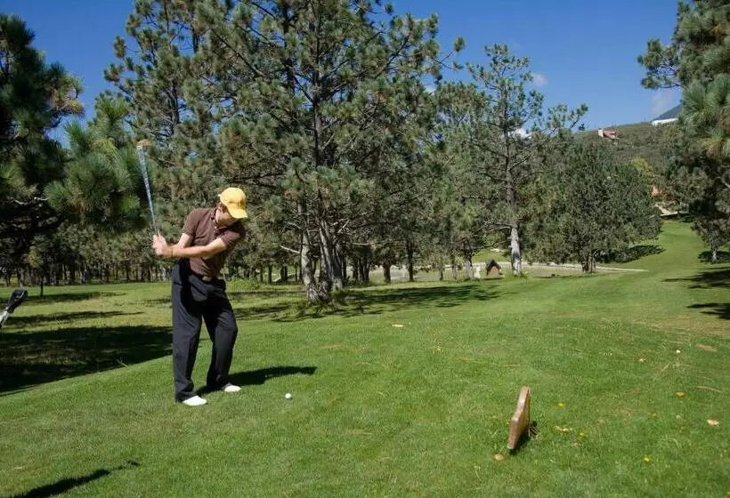 Hotelli Bosques De Monterreal