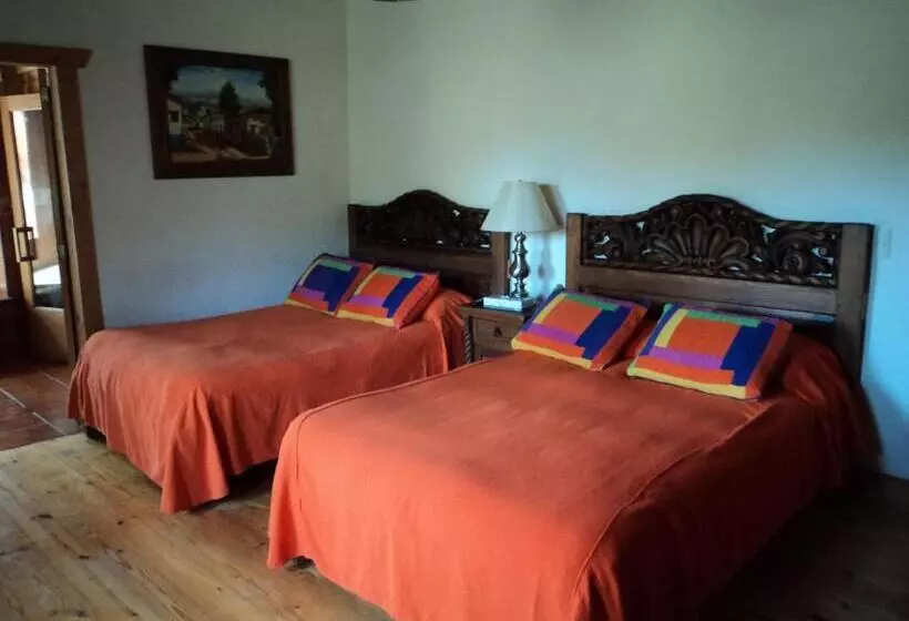 Hotelli Bosques De Monterreal