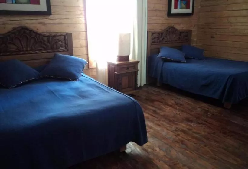 Hotelli Bosques De Monterreal