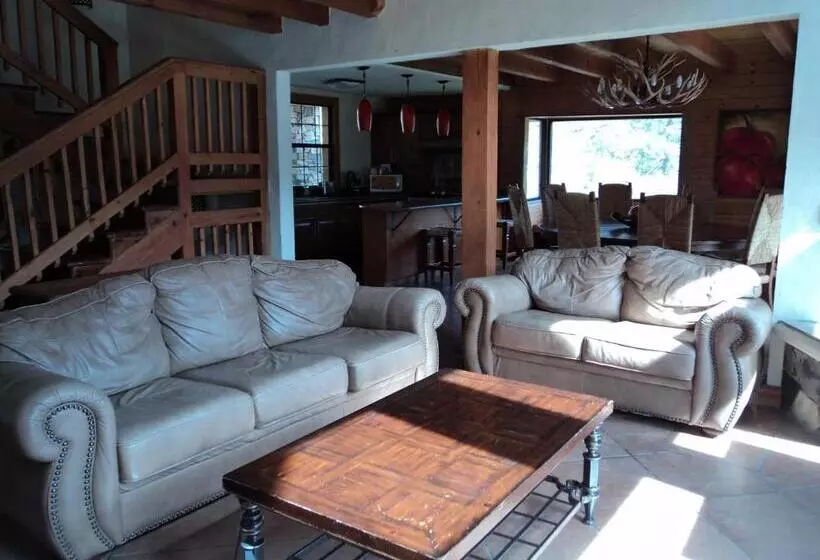 Hotelli Bosques De Monterreal