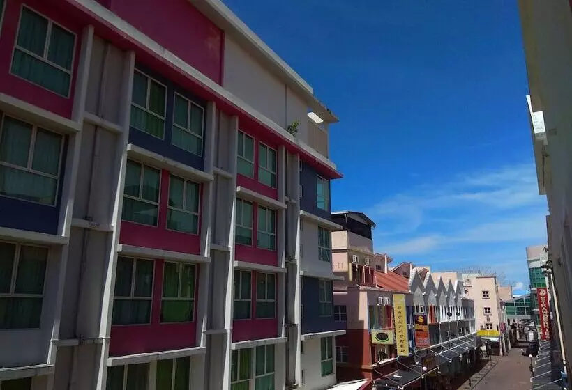 ユースホステル Borneo Sandakan Backpackers