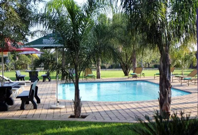 تختخواب و صبحانه Casa Bianca Guest Lodge
