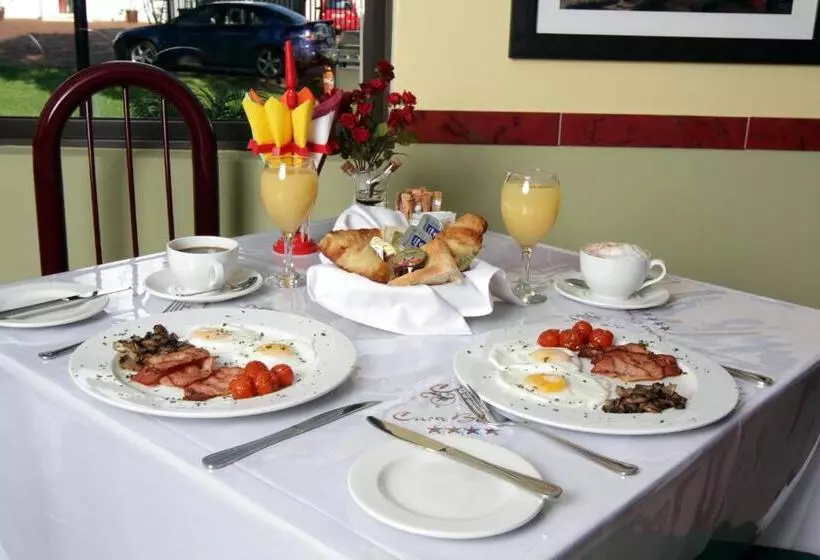 تختخواب و صبحانه Casa Bianca Guest Lodge