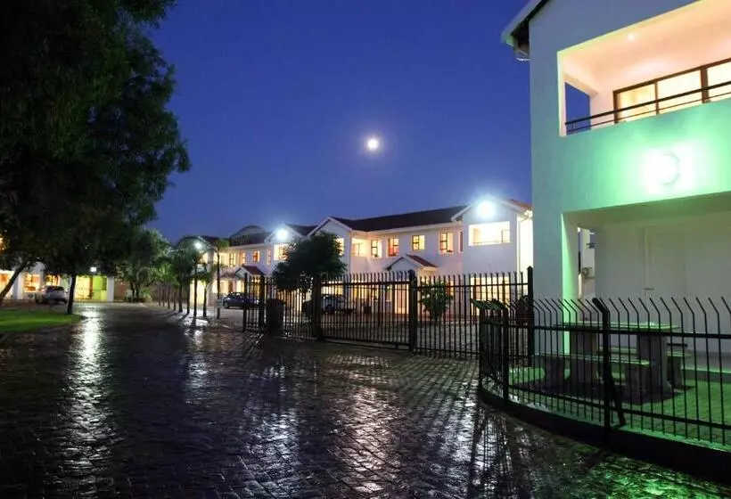 تختخواب و صبحانه Casa Bianca Guest Lodge