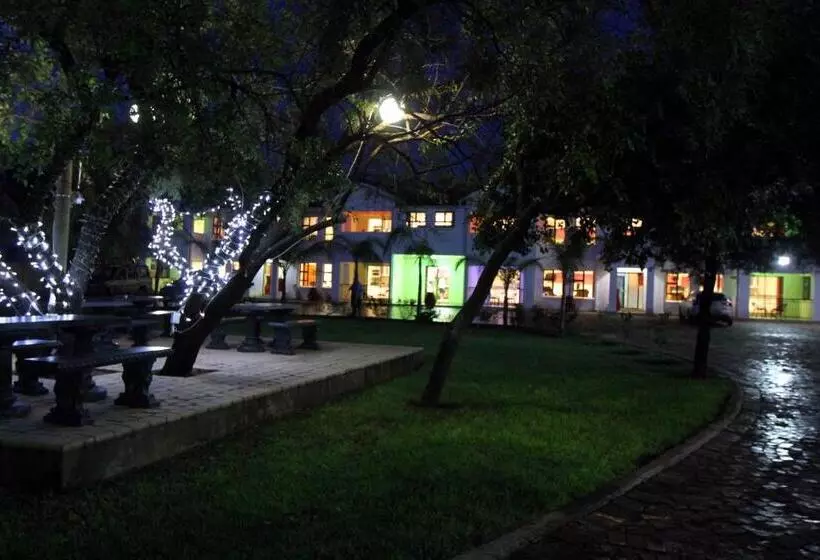 تختخواب و صبحانه Casa Bianca Guest Lodge