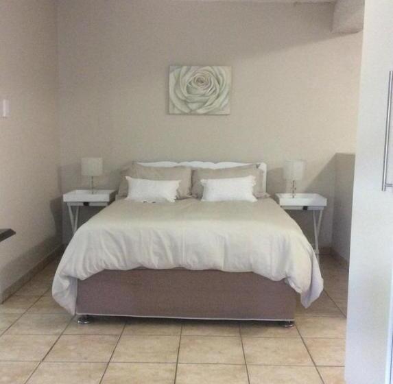 تختخواب و صبحانه Larkspur Place