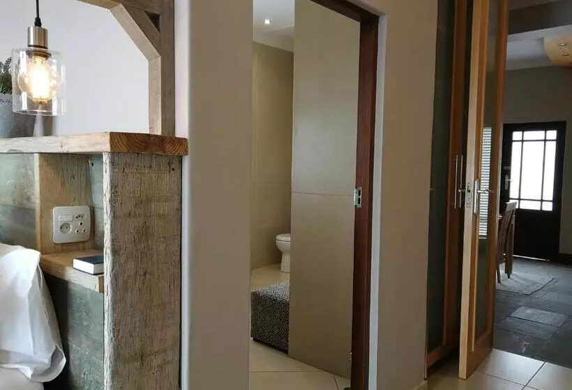 ベッドアンドブレックファースト Lavandula Manor Self Catering