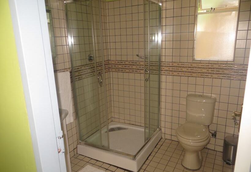 Bed and Breakfast Nyati Lodges