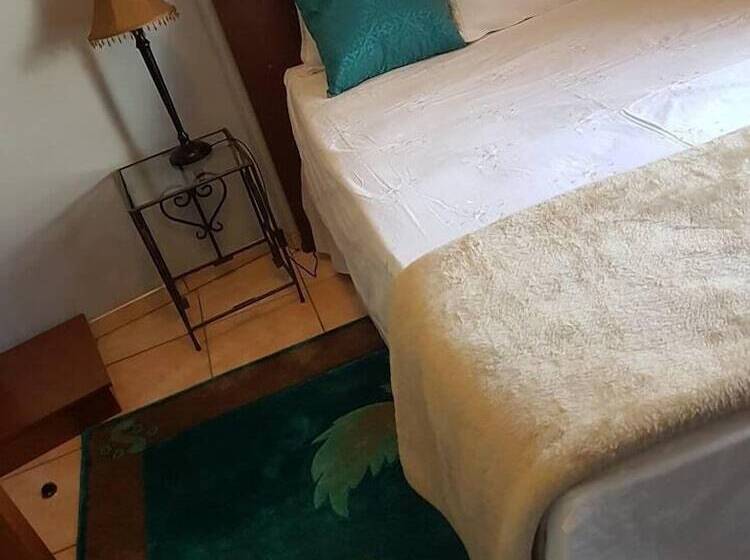 Bed and Breakfast Nyati Lodges