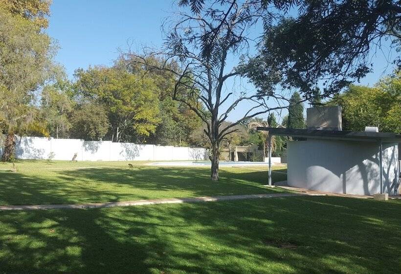 Bed and Breakfast Nyati Lodges