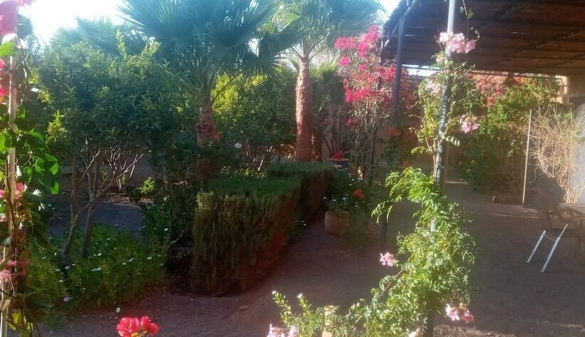 تختخواب و صبحانه Auberge Bassou